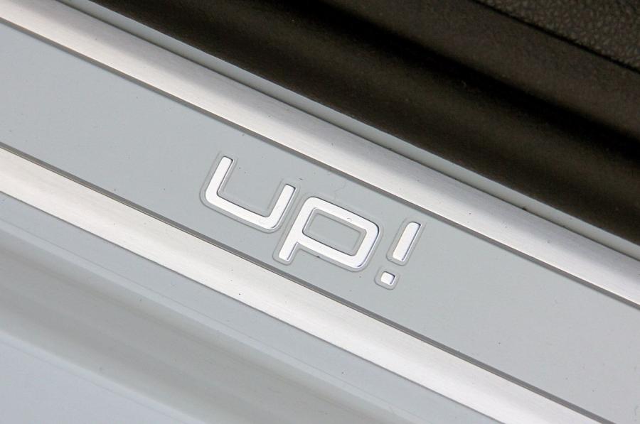  Volkswagen up! 2011 года  (фото 110 из 173)
